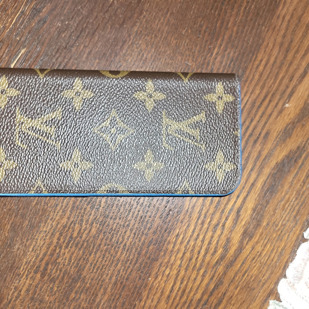 Louis Vuitton Monogram Phone Case - Picture 4 of 11